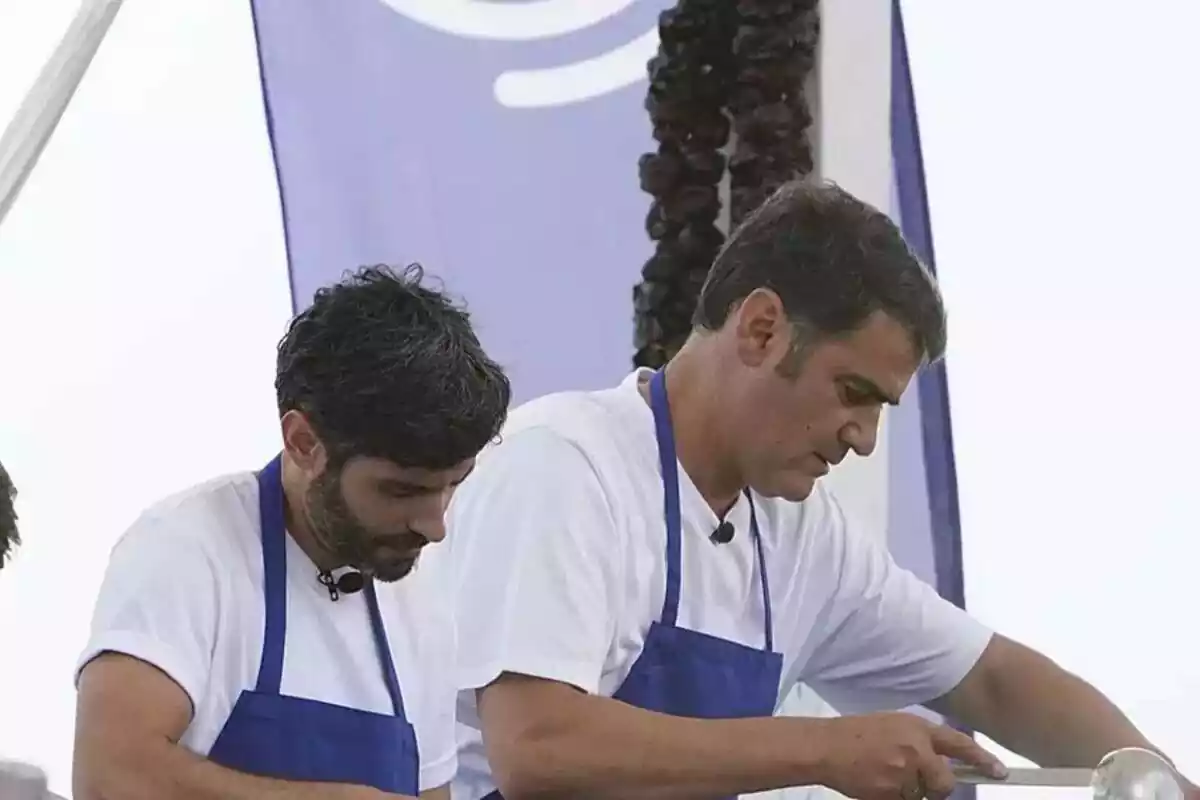 Jesulín de Ubrique cocinando con rostro concentrado en el rodaje del programa 'Masterched Celebrity 8' en Formentera Jesulín de Ubrique cocinando con rostro concentrado en el rodaje del programa 'Masterched Celebrity 8' en Formentera