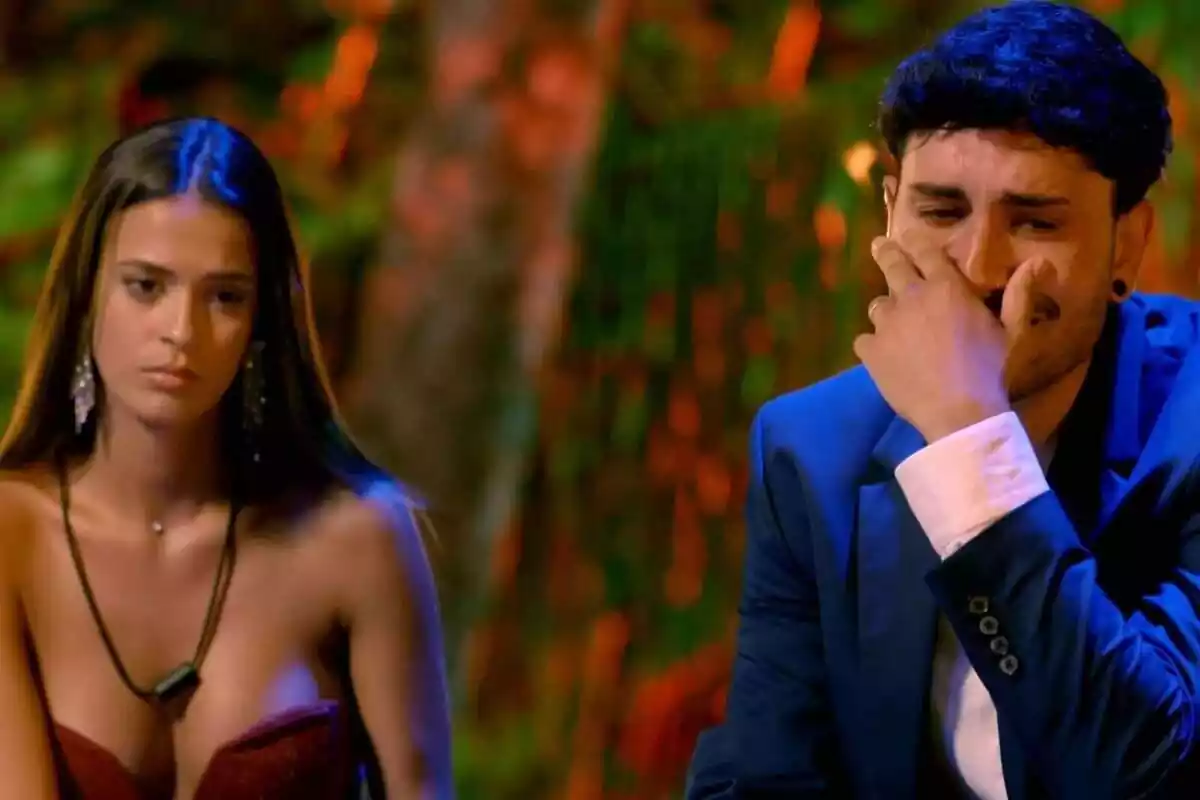 Tania Deniz, con cara seria, y Samuel Chávez, llorando, en la hoguera final de 'La isla de las tentaciones 5' Tania Deniz, con cara seria, y Samuel Chávez, llorando, en la hoguera final de 'La isla de las tentaciones 5'